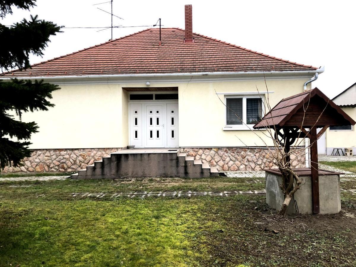 Apartament Elvira Vendeghaz Kisbodak Zewnętrze zdjęcie
